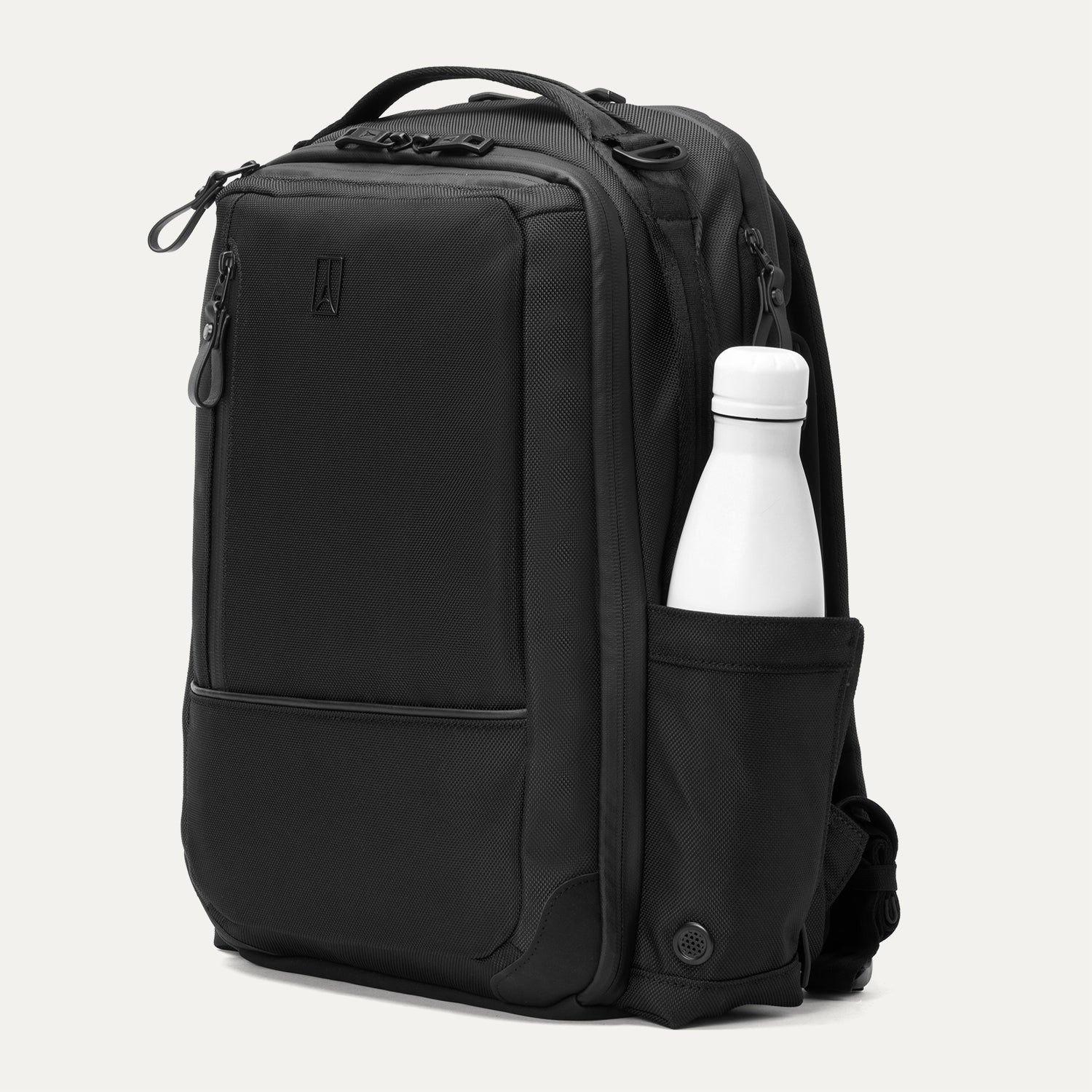 Travelpro® Altitude™ Slim Expandable Laptop Backpack 20-24L (41 x 34 x 20 cm)