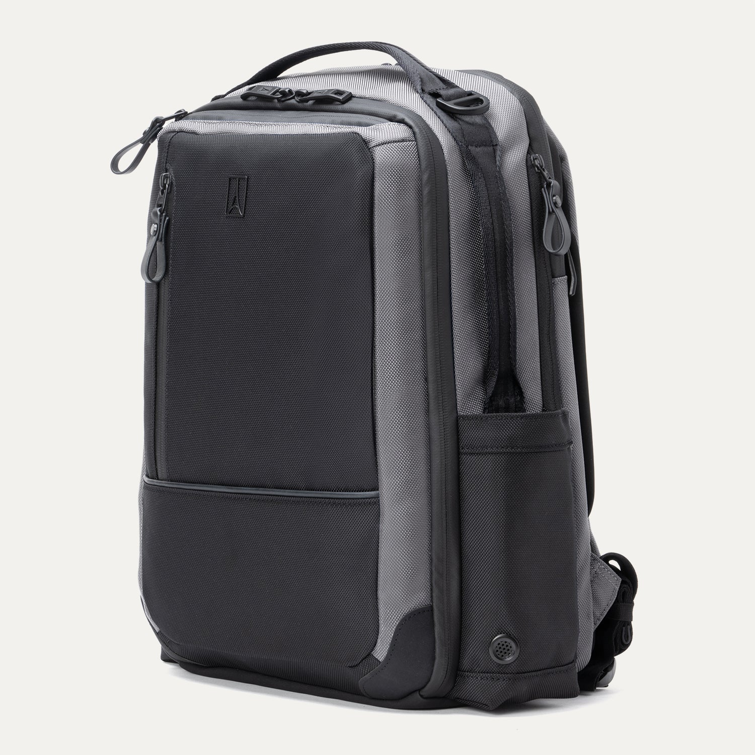 Travelpro® Altitude™ Slim Expandable Laptop Backpack 20-24L (41 x 34 x 20 cm)