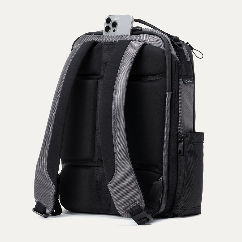 Travelpro® Altitude™ Slim Expandable Laptop Backpack 20-24L (41 x 34 x 20 cm)