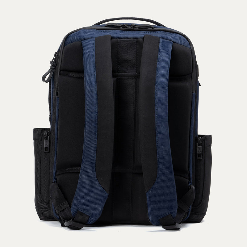 Travelpro® Altitude™ Slim Expandable Laptop Backpack 20-24L (41 x 34 x 20 cm)