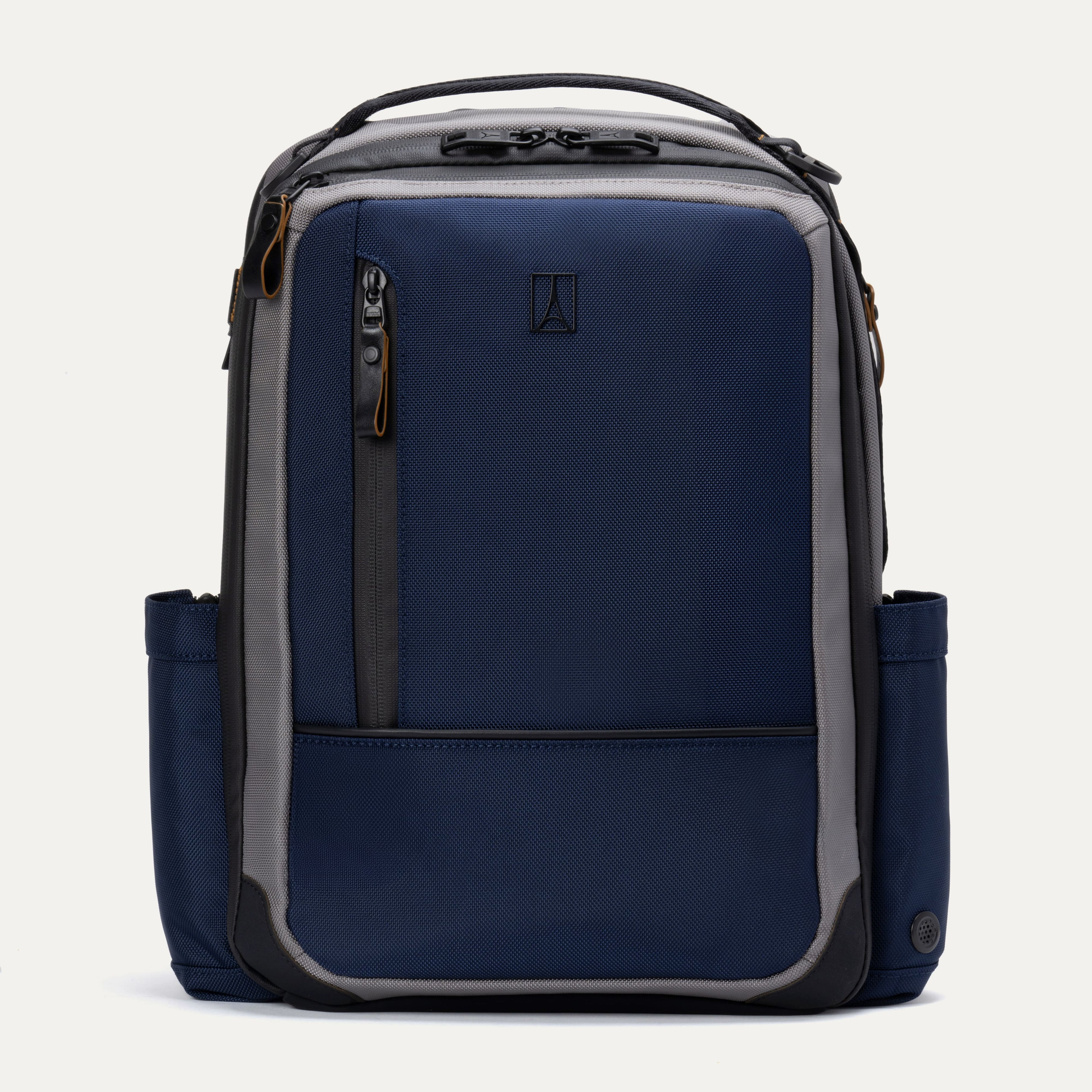 Travelpro® Altitude™ Slim Expandable Laptop Backpack 20-24L (41 x 34 x 20 cm)