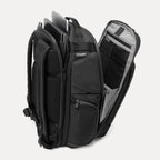Travelpro® Altitude™ Großer erweiterbarer Laptop-Rucksack 30-36L (46 x 38 x 24 cm)
