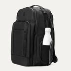 Travelpro® Altitude™ Großer erweiterbarer Laptop-Rucksack 30-36L (46 x 38 x 24 cm)