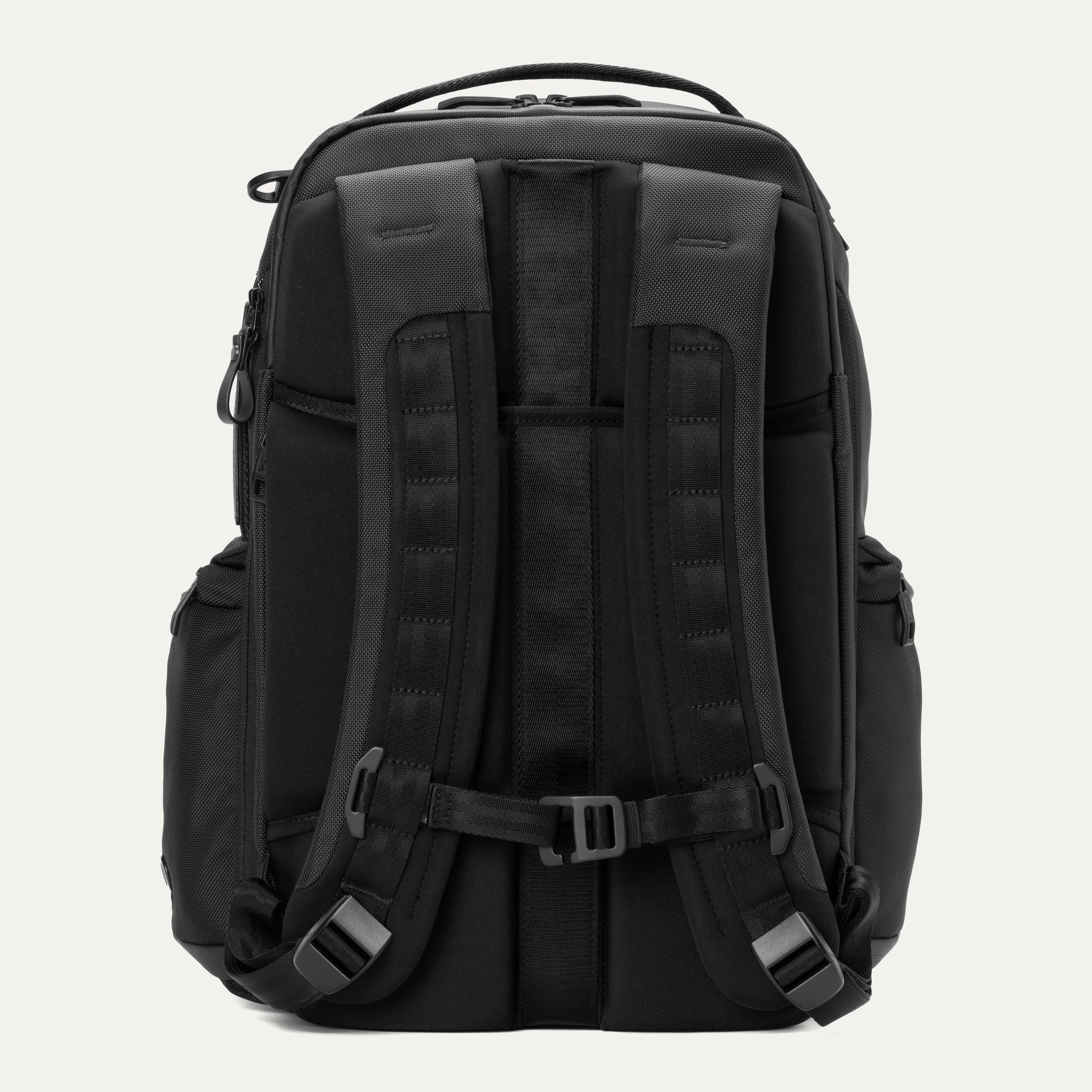 Travelpro® Altitude™ Großer erweiterbarer Laptop-Rucksack 30-36L (46 x 38 x 24 cm)