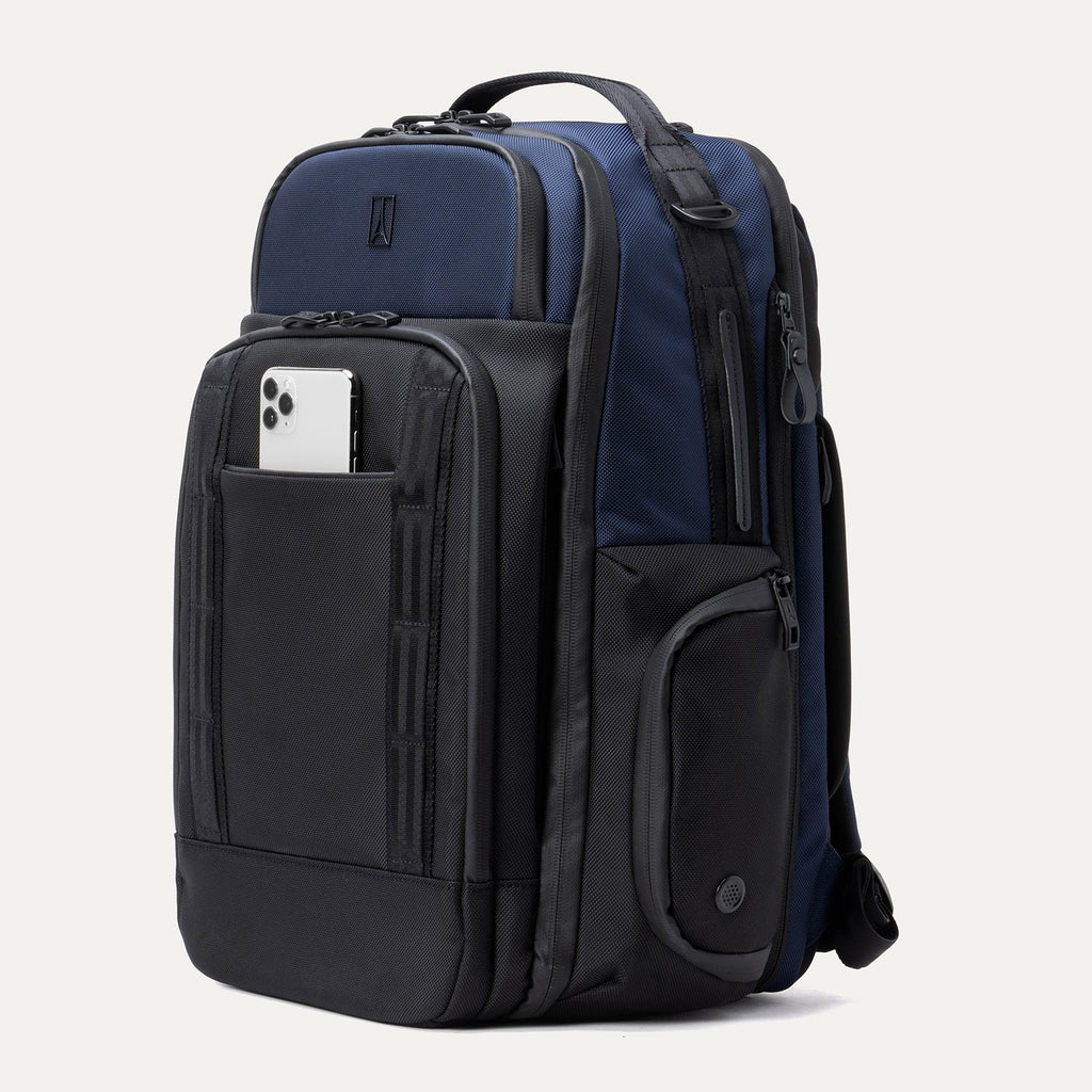 Travelpro® Altitude™ Large Expandable Laptop Backpack 30-36L (46 x 38 x 24 cm)