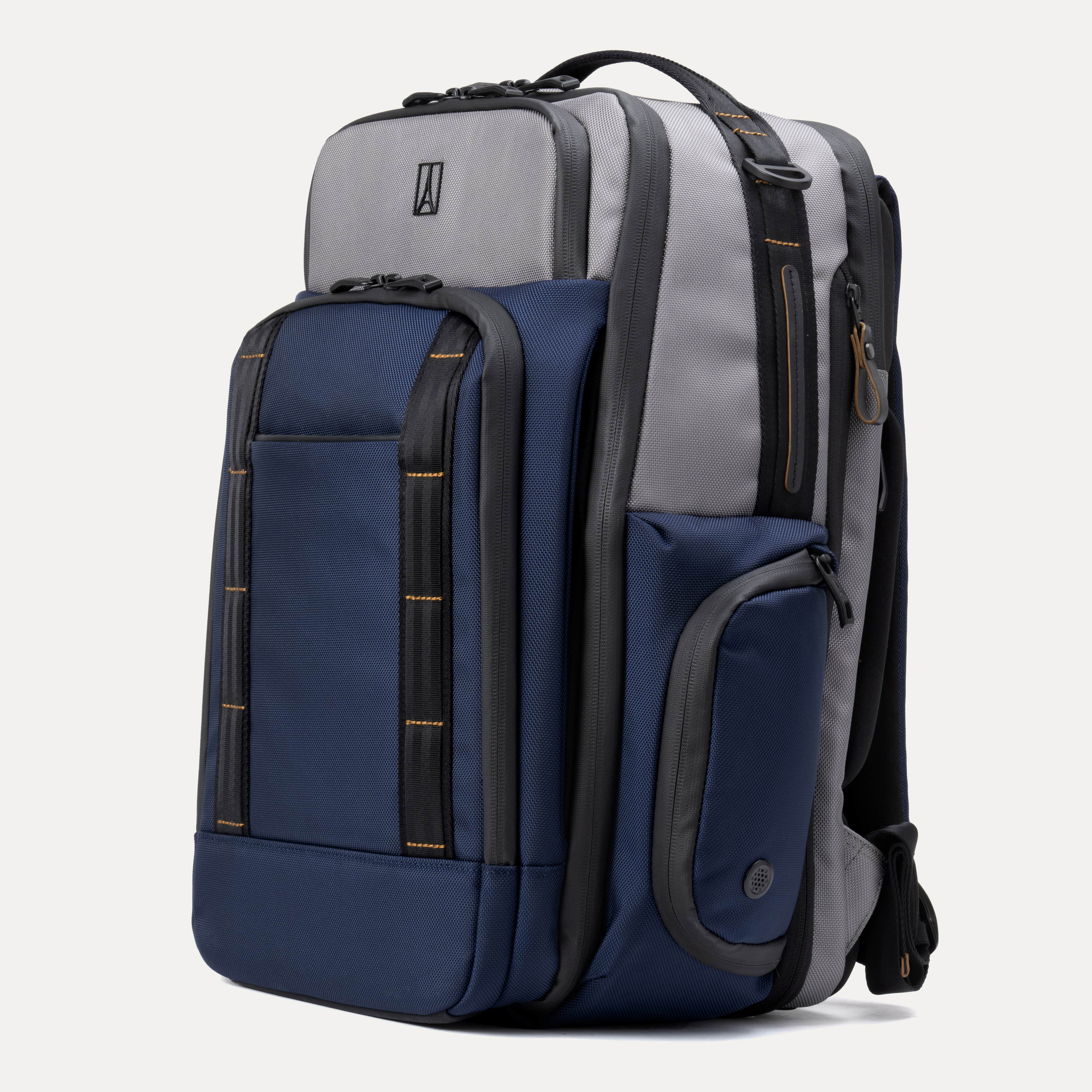 Travelpro® Altitude™ Large Expandable Laptop Backpack 30-36L (46 x 38 x 24 cm)