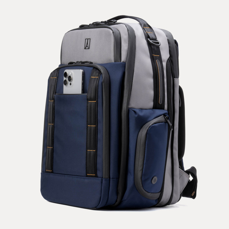 Travelpro® Altitude™ Large Expandable Laptop Backpack 30-36L (46 x 38 x 24 cm)