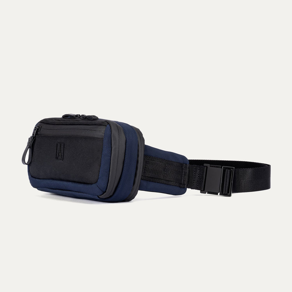 Travelpro® Altitude™ Sling 2L (13 x 23 x 8 cm)