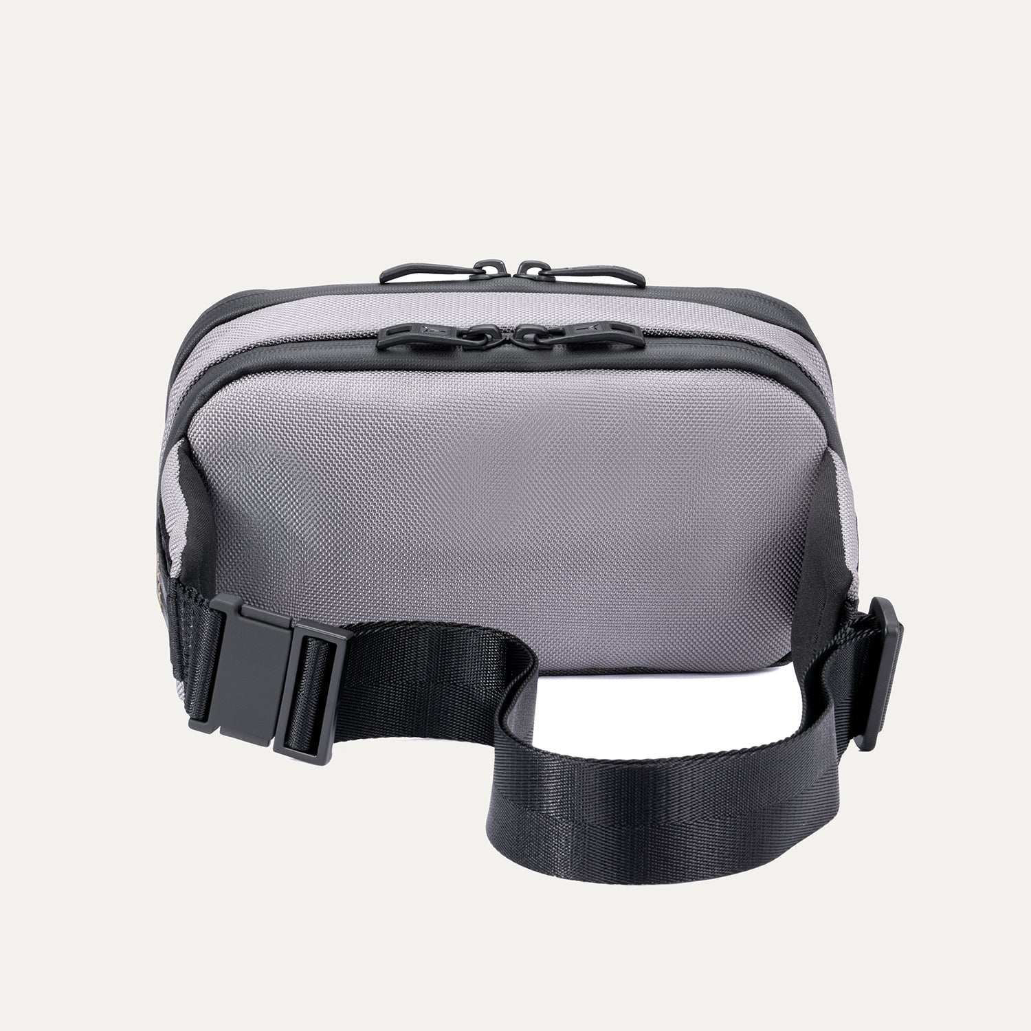 Travelpro® Altitude™ Sling 2L (13 x 23 x 8 cm)