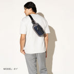 Travelpro® Altitude™ Sling 2L (13 x 23 x 8 cm)
