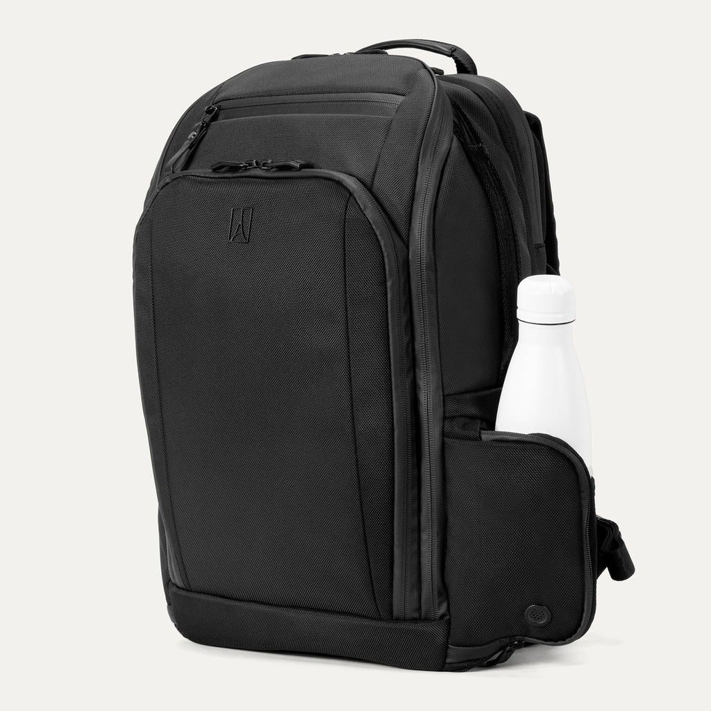 Travelpro® Altitude™ All-Purpose Full Expansion Laptop Backpack 24-34L (47 x 36 x 20 cm)