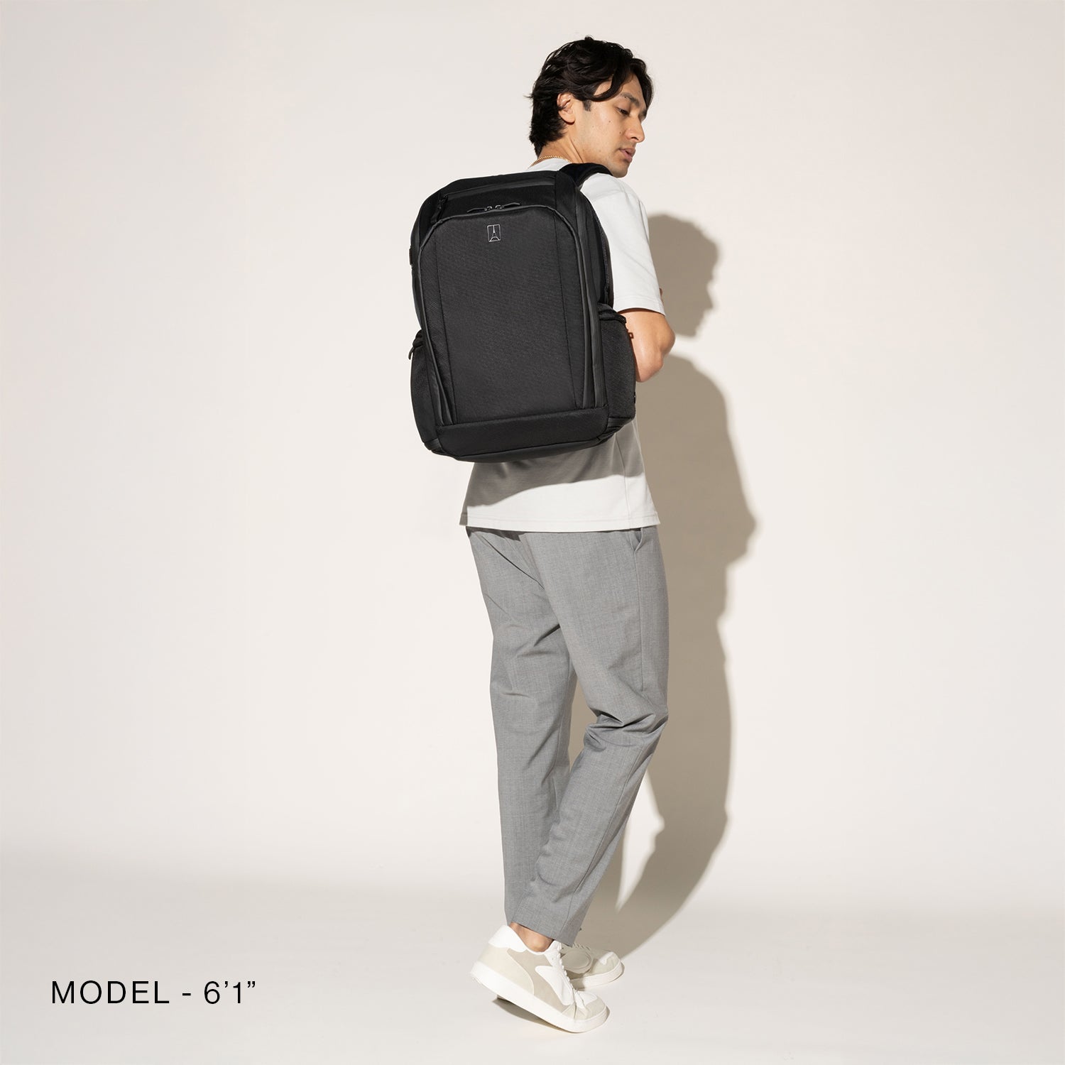 Travelpro® Altitude™ All-Purpose Full Expansion Laptop Backpack 24-34L (47 x 36 x 20 cm)