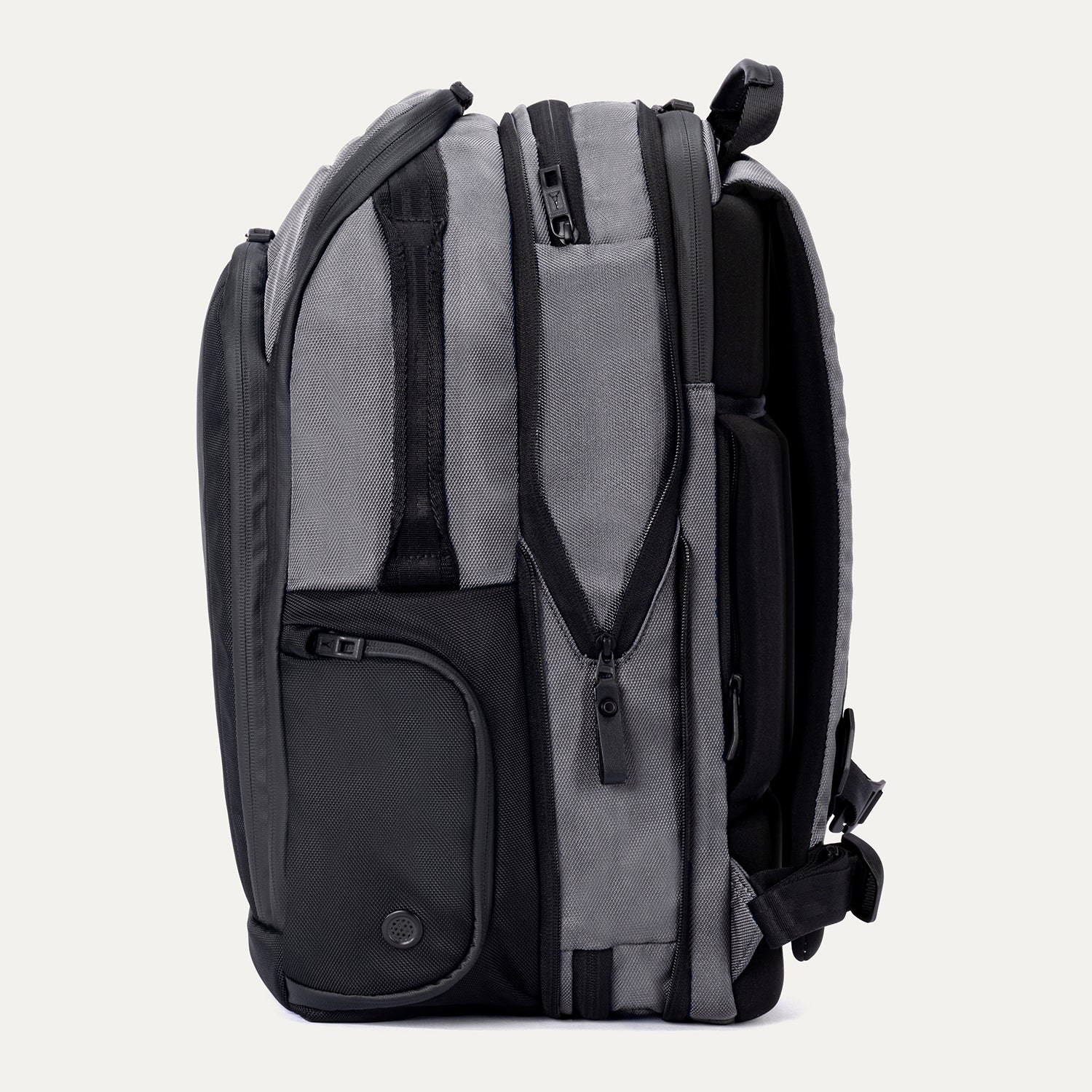 Travelpro® Altitude™ All-Purpose Full Expansion Laptop Backpack 24-34L (47 x 36 x 20 cm)