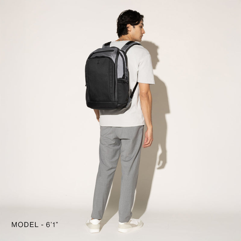 Travelpro® Altitude™ All-Purpose Full Expansion Laptop Backpack 24-34L (47 x 36 x 20 cm)