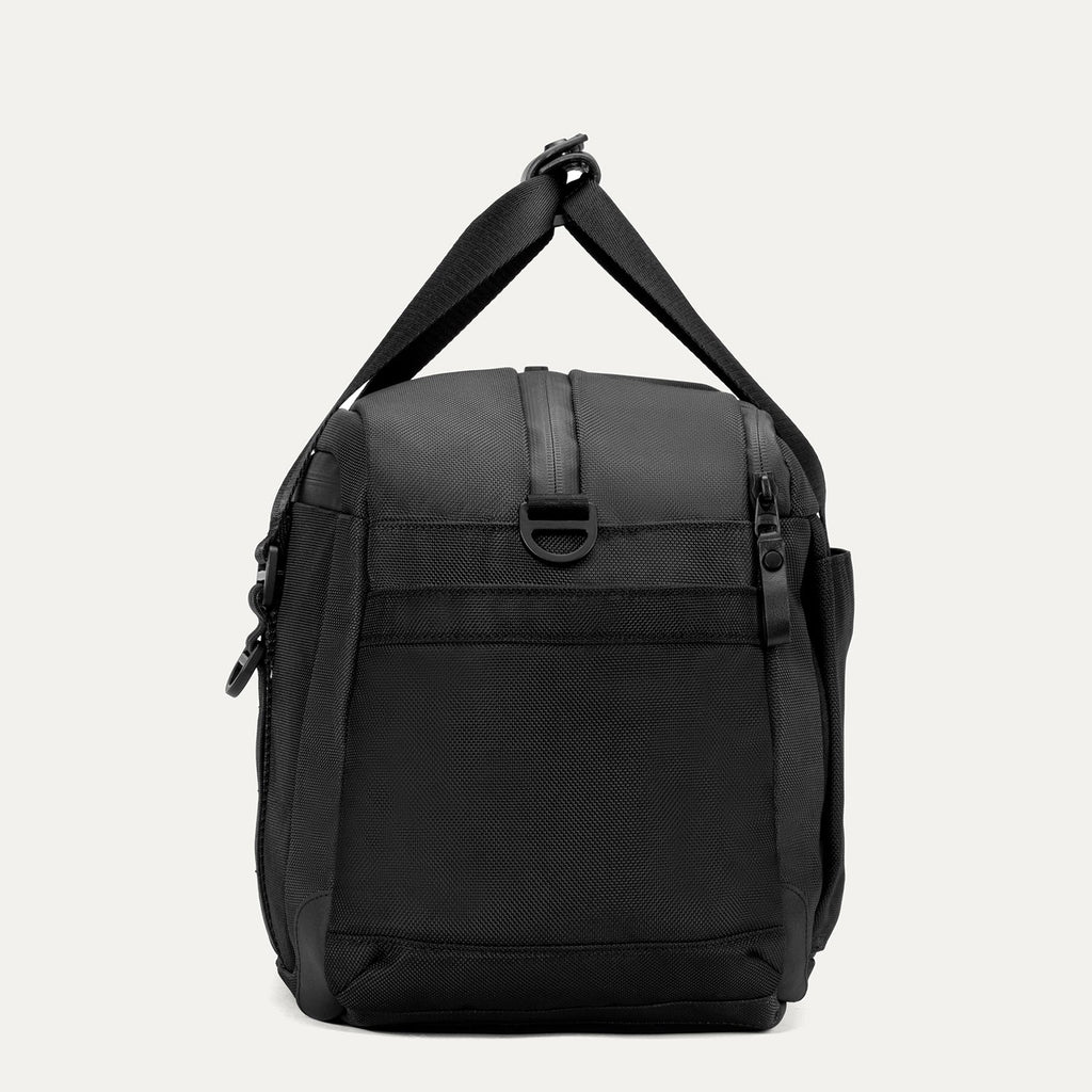 Travelpro® Altitude™ Reisetasche für den Alltag (28 x 43 x 20 cm)
