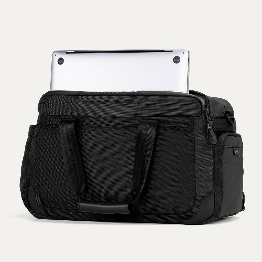 Travelpro® Altitude™ Reisetasche für den Alltag (28 x 43 x 20 cm)