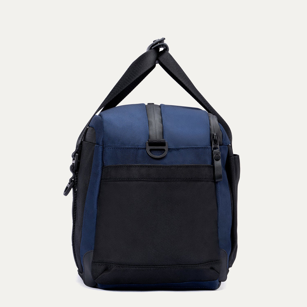 Travelpro® Altitude™ Day-to-Day Duffel (28 x 43 x 20 cm)