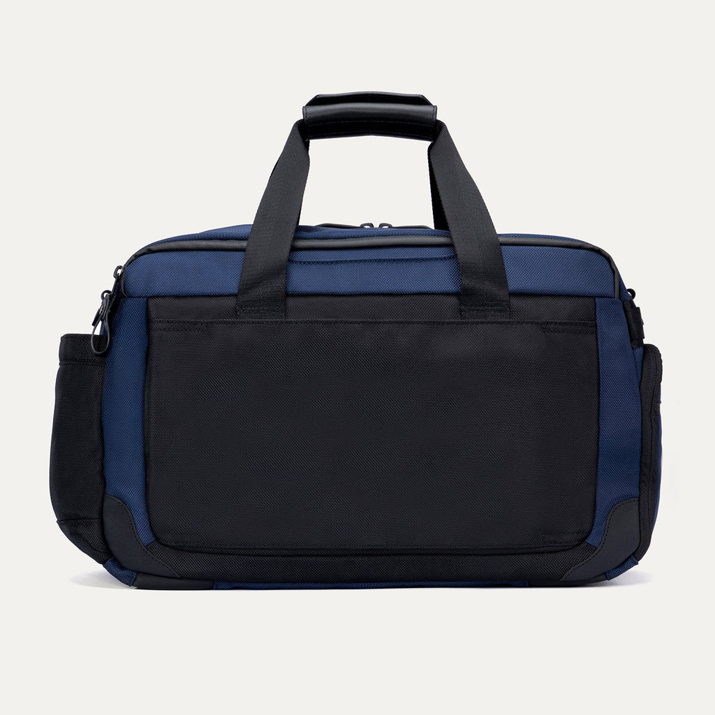 Travelpro® Altitude™ Day-to-Day Duffel (28 x 43 x 20 cm)