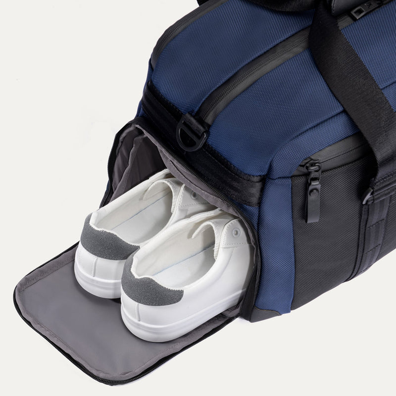 Travelpro® Altitude™ Day-to-Day Duffel (28 x 43 x 20 cm)