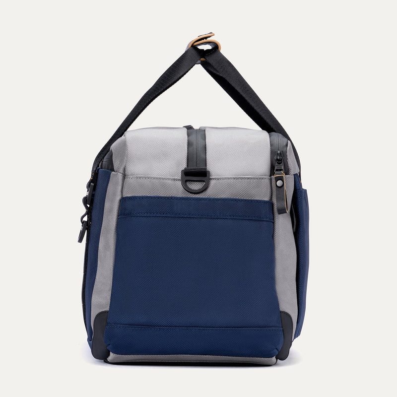 Travelpro® Altitude™ Day-to-Day Duffel (28 x 43 x 20 cm)