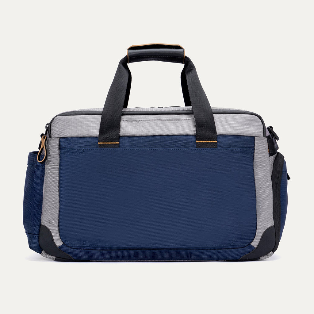 Travelpro® Altitude™ Day-to-Day Duffel (28 x 43 x 20 cm)