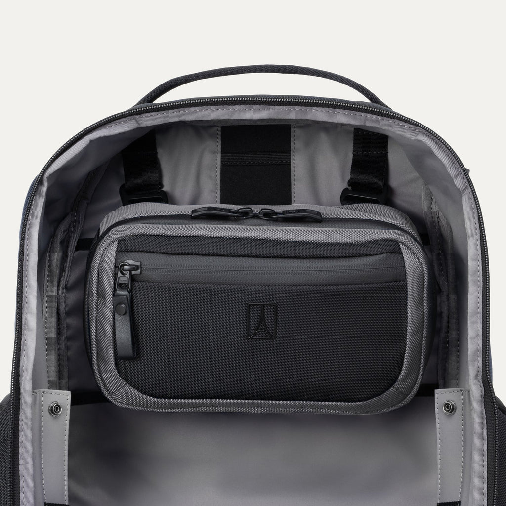 Travelpro® Altitude™ Organisation Kit (13 x 23 x 8 cm)