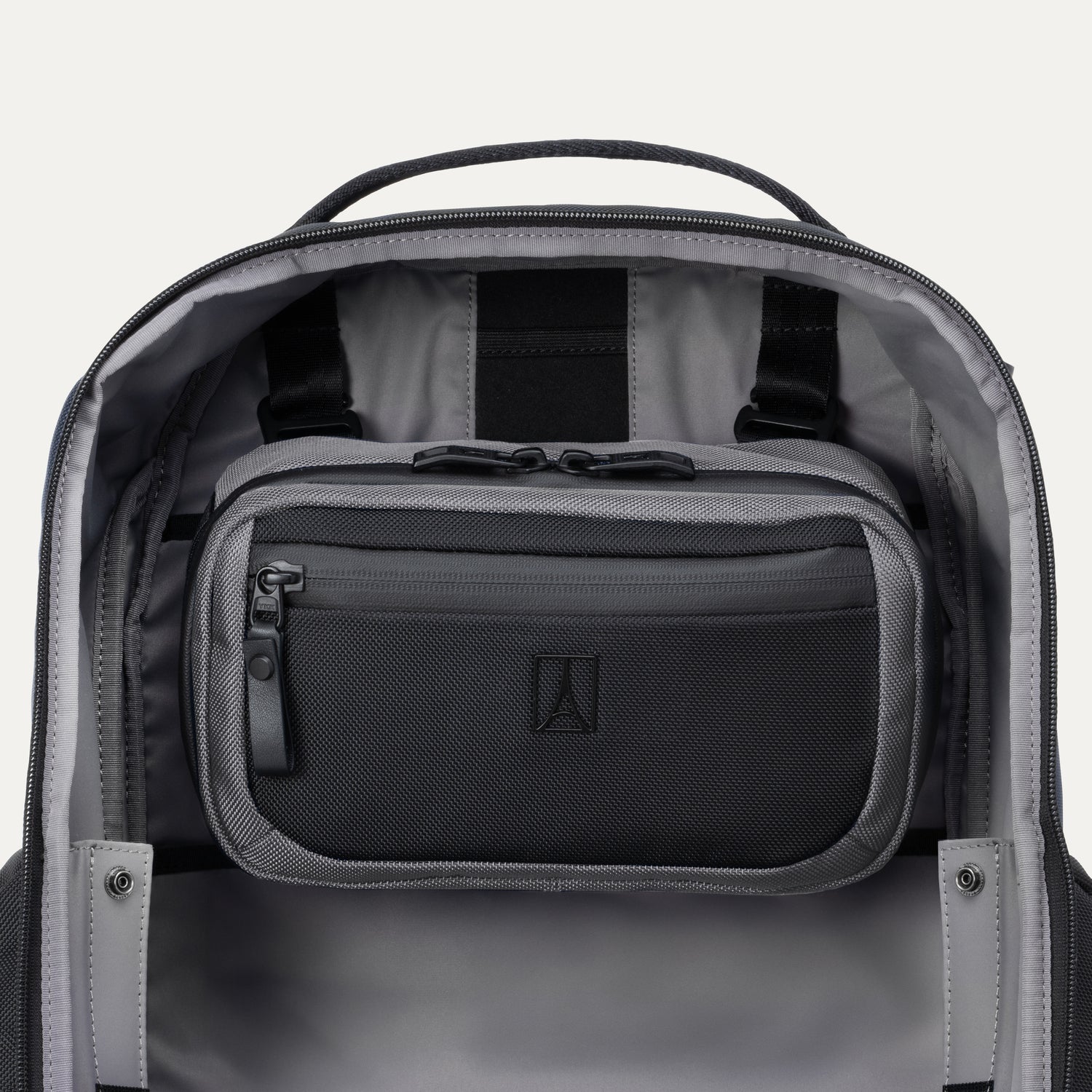 Travelpro® Altitude™ Organisation Kit (13 x 23 x 8 cm)