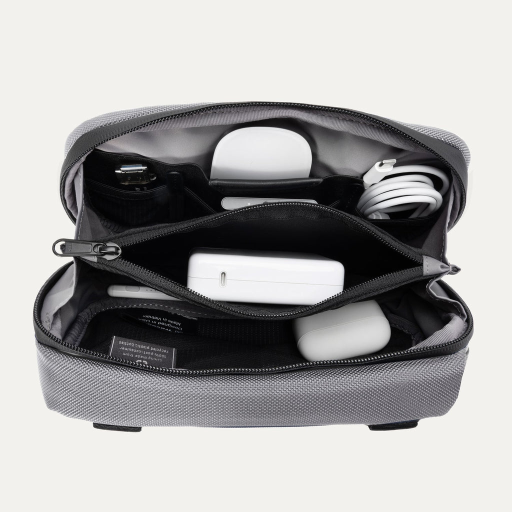 Travelpro® Altitude™ Organisation Kit (13 x 23 x 8 cm)