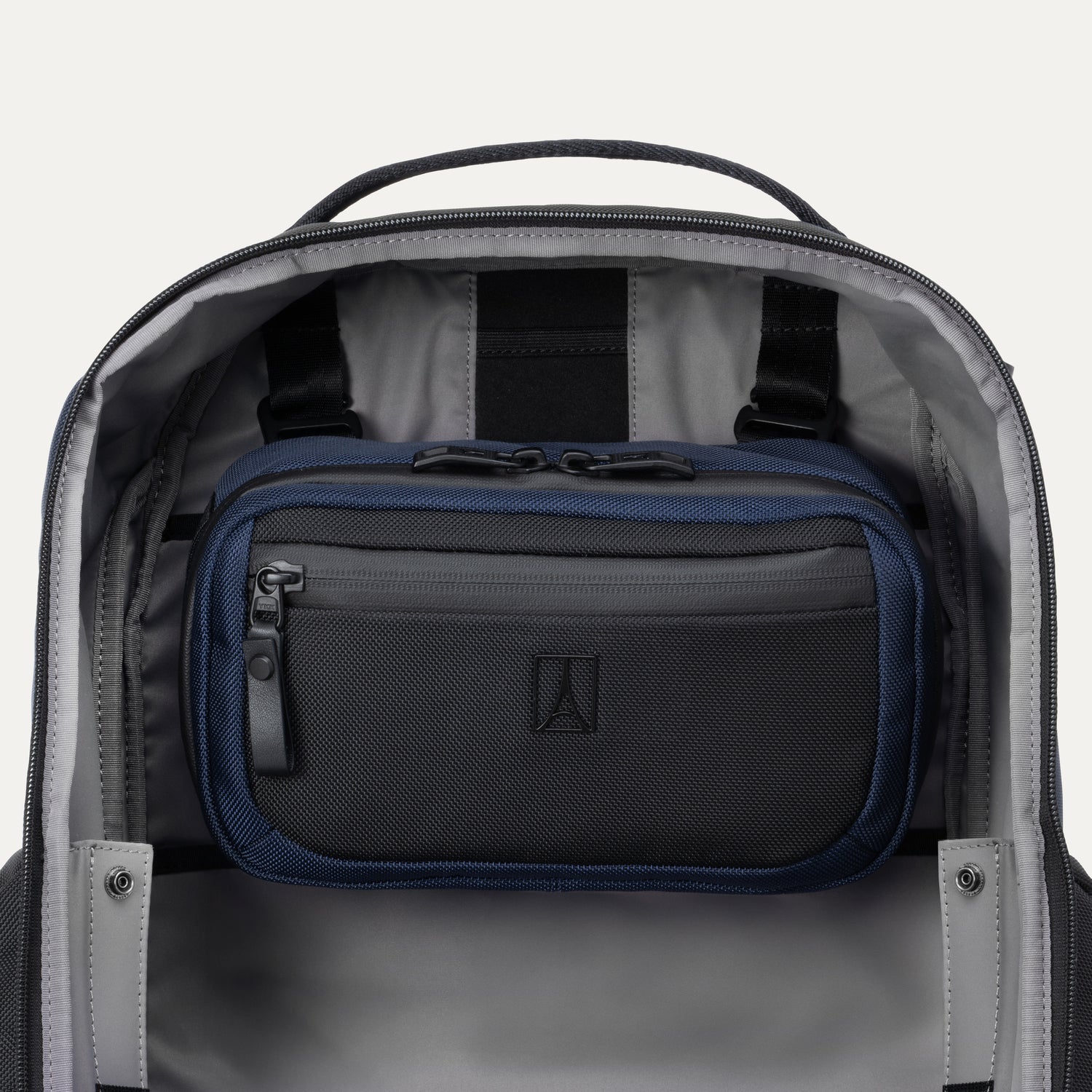 Travelpro® Altitude™ Organisation Kit (13 x 23 x 8 cm)