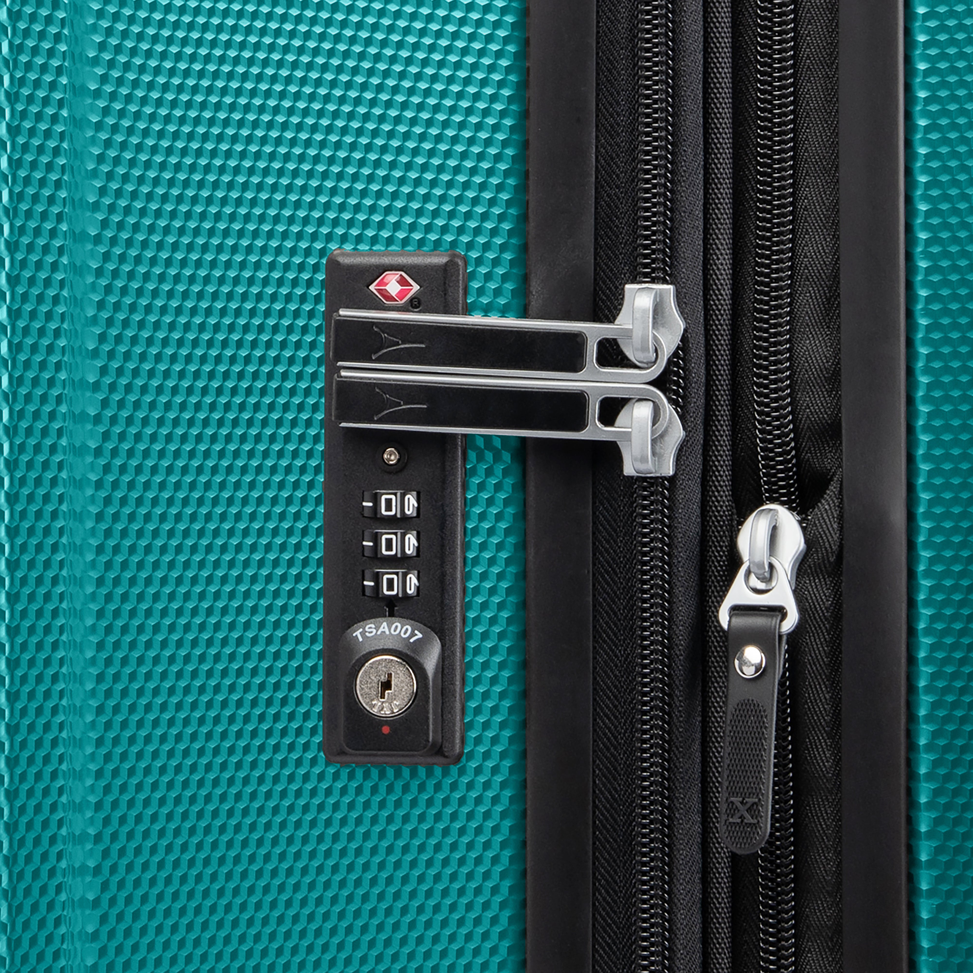 Pathways™ 3.0  - Large Check-in Hardside Expandable Spinner 80cm (80 x 50 x 31 cm)