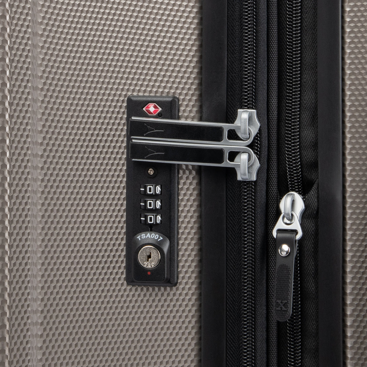 Pathways™ 3.0  - Large Check-in Hardside Expandable Spinner 80cm (80 x 50 x 31 cm)