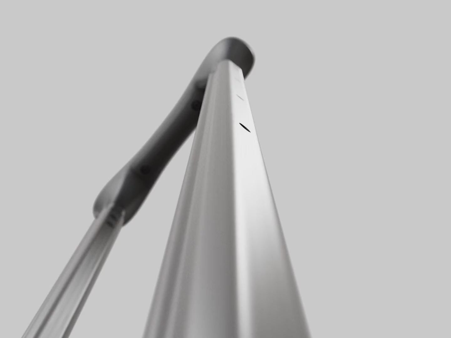 Crew Classic PrecisionGlide System: telescoping handle heights and spinner wheels