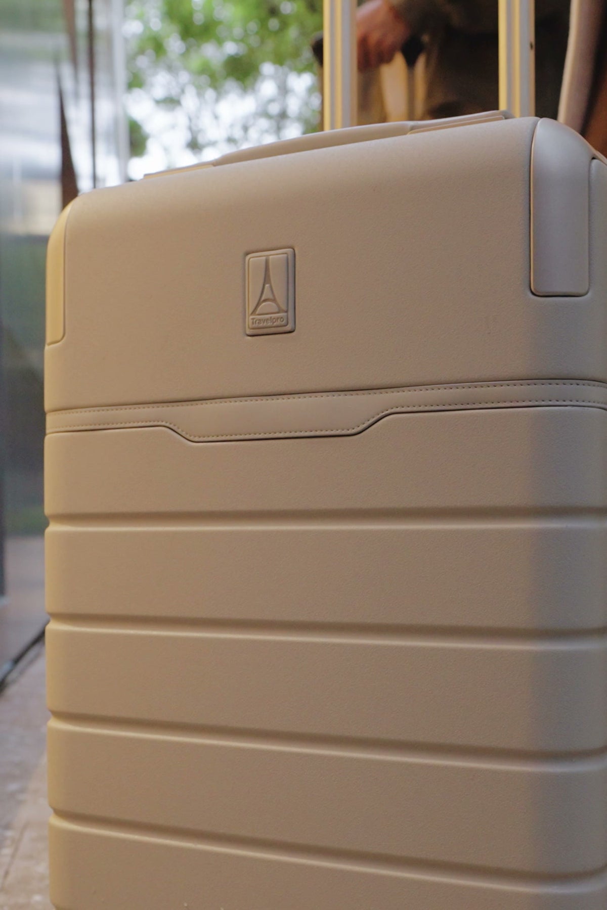 Platinum Reserve hardside carry-on in Sandstone
